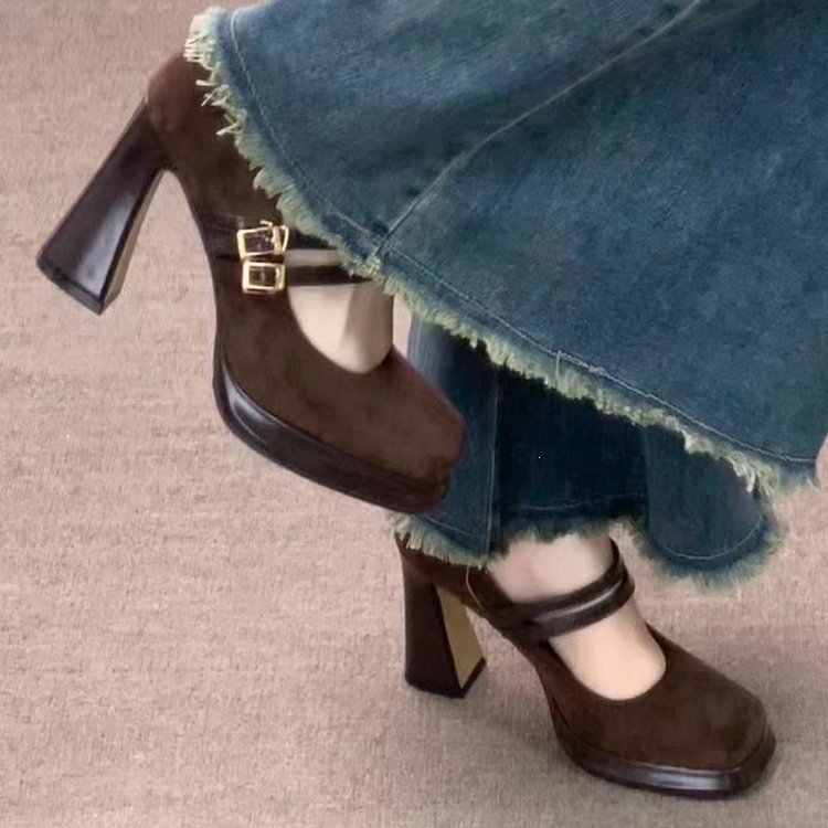 Vintage Fashion Online - Sapatos Mary Jane Vintage de Salto
